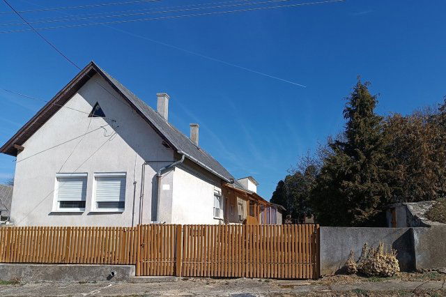 Eladó családi ház, Tótvázsonyban 64.5 M Ft, 2 szobás