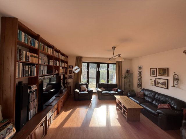 Eladó ikerház, Dunaújvárosban 89.99 M Ft, 6 szobás