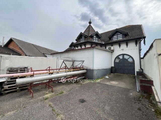 Eladó ipari ingatlan, Hajdúböszörményen 469 M Ft