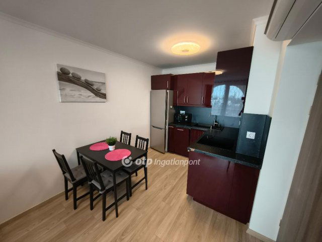 Eladó téglalakás, Siófokon 69.9 M Ft, 1+1 szobás