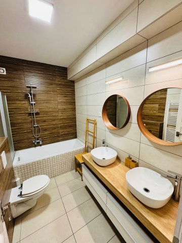 Eladó családi ház, Vácrátóton 149.9 M Ft, 5 szobás