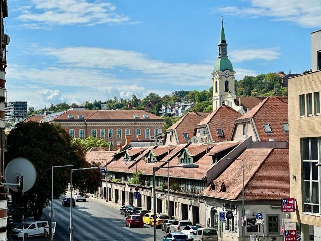 Eladó panellakás, Budapesten, III. kerületben 98 M Ft, 3+1 szobás