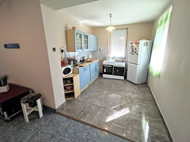 Eladó családi ház, Mohácson 32 M Ft, 4 szobás