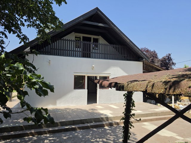 Eladó családi ház, Baracskán 64.5 M Ft, 4 szobás