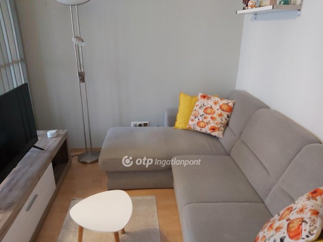 Eladó téglalakás, Budapesten, XV. kerületben 75.9 M Ft, 2 szobás