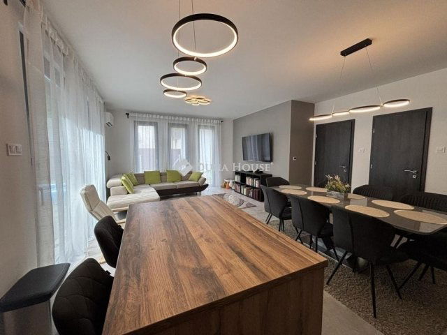 Eladó családi ház, Kecskeméten 124.99 M Ft, 4 szobás