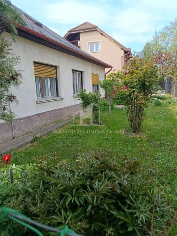 Eladó családi ház, Úrkúton 39.9 M Ft, 4 szobás