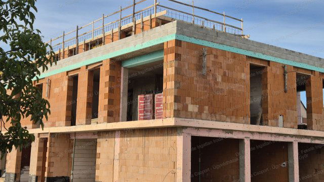 Eladó téglalakás, Mosonmagyaróváron 77.15 M Ft, 3 szobás