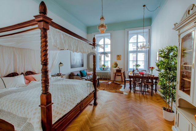 Eladó téglalakás, Budapesten, V. kerületben, Károly körúton