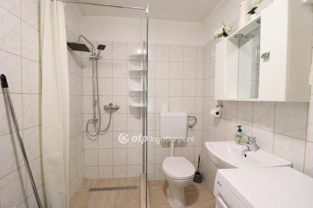 Eladó családi ház, Budapesten, XI. kerületben 75 M Ft, 2 szobás