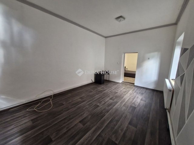 Eladó családi ház, Földeákon 49 M Ft, 5 szobás