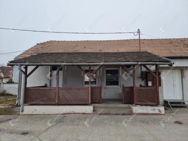 Eladó családi ház, Győrött 69.9 M Ft, 3 szobás