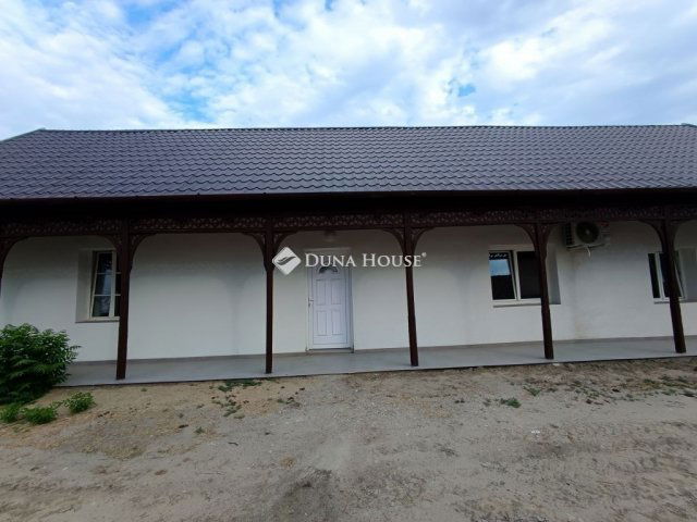 Eladó családi ház, Tápiószentmártonon 34.9 M Ft, 3 szobás