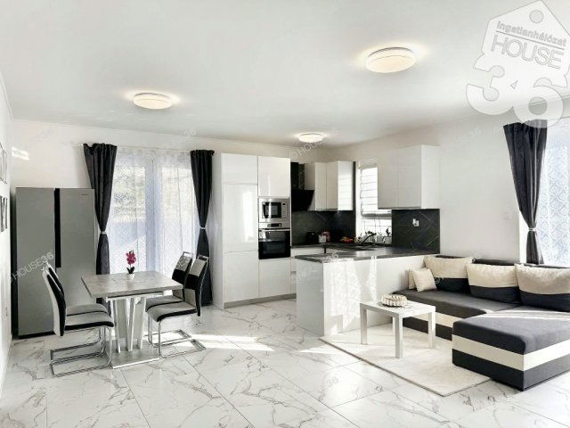 Eladó családi ház, Kecskeméten 94.99 M Ft, 5 szobás