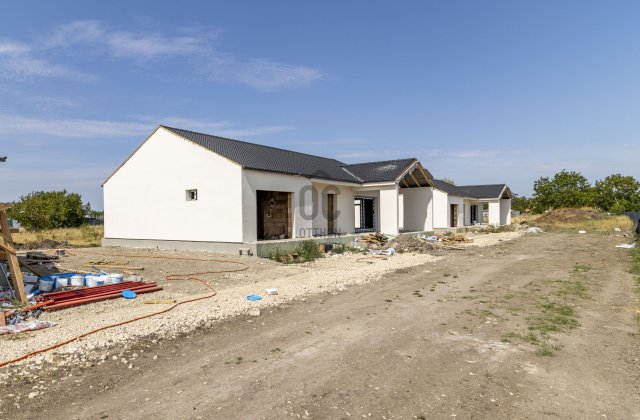 Eladó családi ház, Székesfehérvárott 138 M Ft, 5 szobás