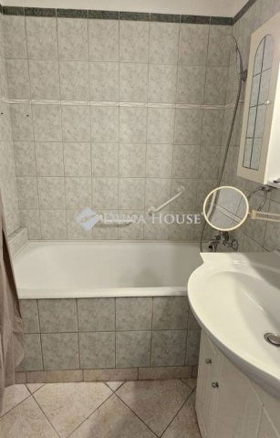 Eladó panellakás, Pécsett 37.99 M Ft, 2 szobás