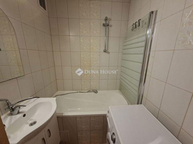 Eladó panellakás, Szegeden 53.9 M Ft, 2 szobás