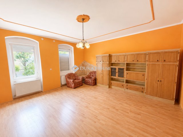 Eladó téglalakás, Mosonmagyaróváron 41.9 M Ft, 1 szobás