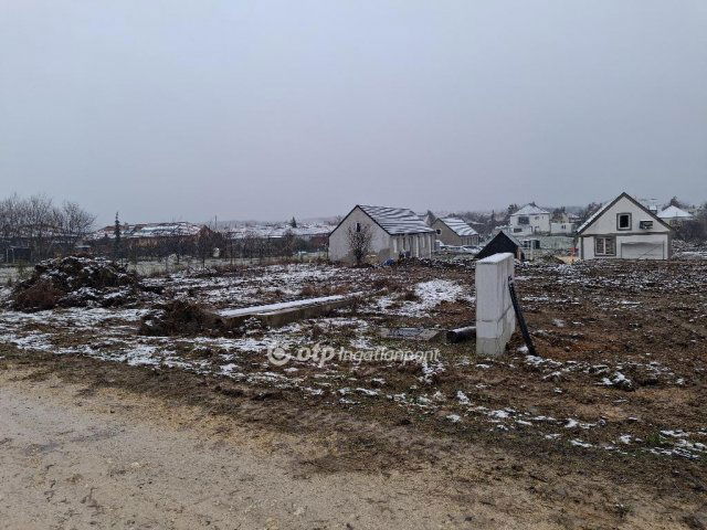 Eladó telek, Hajmáskéren 12 M Ft / költözzbe.hu