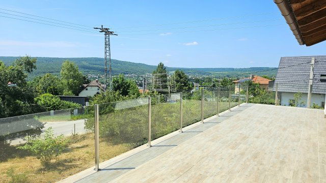 Eladó családi ház, Nagykovácsiban 220 M Ft, 6 szobás