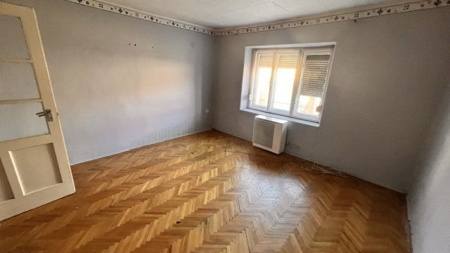 Eladó családi ház, Tiszakeszin 17 M Ft, 2 szobás