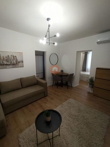 Kiadó téglalakás, albérlet, Pécsett 240 E Ft / hó, 3 szobás