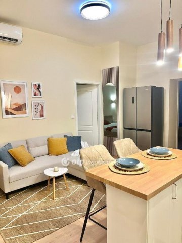 Eladó téglalakás, Budapesten, VI. kerületben 109.9 M Ft