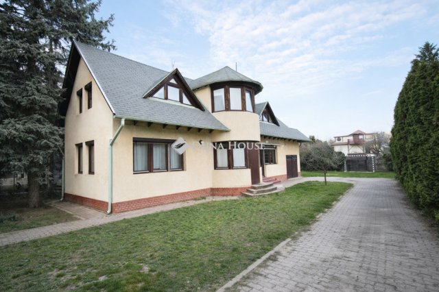 Eladó családi ház, Budapesten, III. kerületben 205 M Ft