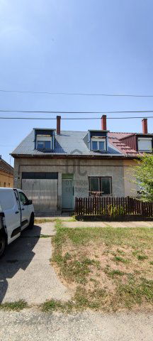 Eladó téglalakás, Barcson 18.9 M Ft, 6 szobás