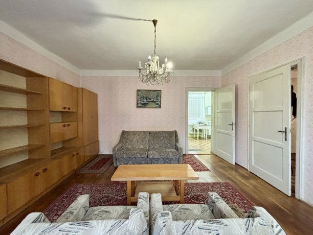 Eladó családi ház, Pápán 37.5 M Ft, 2 szobás