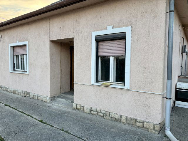 Eladó családi ház, Érden 74.9 M Ft, 3 szobás