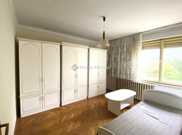 Eladó családi ház, Békéscsabán 75 M Ft, 7 szobás