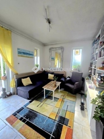 Eladó ikerház, Pécsett 84 M Ft, 5 szobás / költözzbe.hu