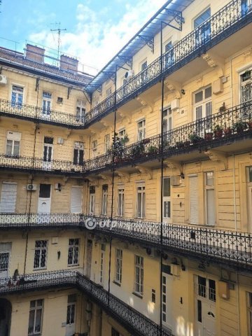 Eladó téglalakás, Budapesten, V. kerületben 225 M Ft, 3 szobás