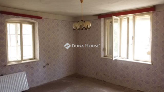 Eladó családi ház, Siklóson 28 M Ft, 3 szobás