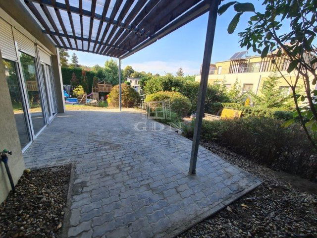 Kiadó sorház, albérlet, Budapesten, III. kerületben, 4 szobás