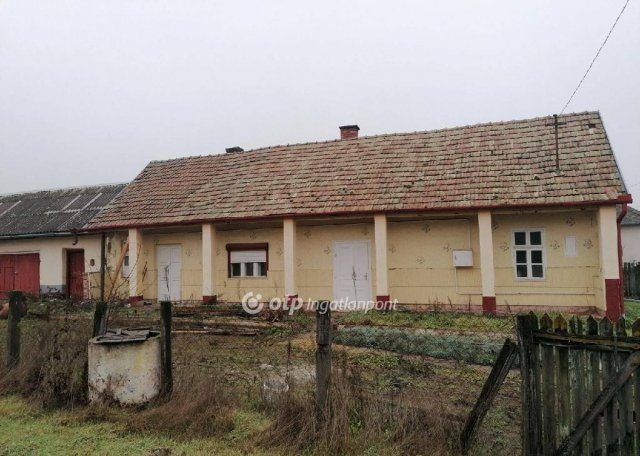 Eladó családi ház, Nyírbogáton 13 M Ft, 2 szobás