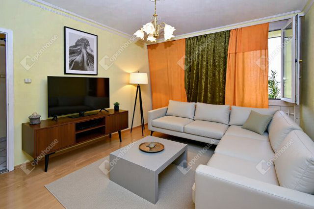 Eladó panellakás, Szegeden 47.9 M Ft, 2 szobás