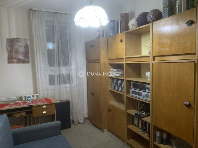 Eladó téglalakás, Zalaegerszegen 37.9 M Ft, 3 szobás