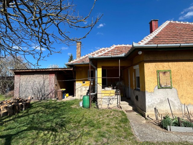 Eladó családi ház, Hévízgyörkön, Akácfa utcában 39.9 M Ft