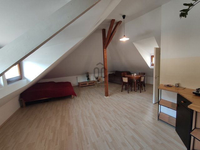 Eladó téglalakás, Veszprémben 36.9 M Ft, 1 szobás