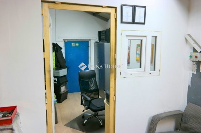 Eladó ipari ingatlan, Budapesten, XXI. kerületben 59.9 M Ft