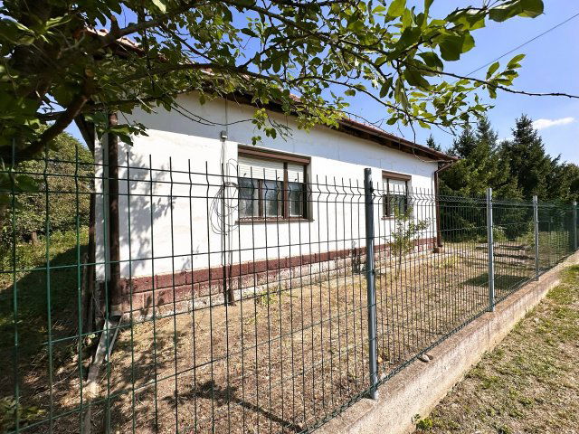 Eladó családi ház, Sarkadon 6.5 M Ft, 2 szobás