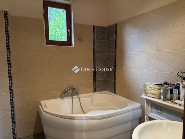 Eladó családi ház, Szentendrén 159 M Ft, 4 szobás