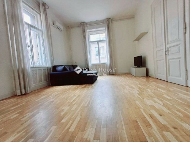 Eladó téglalakás, Budapesten, VI. kerületben 109.99 M Ft