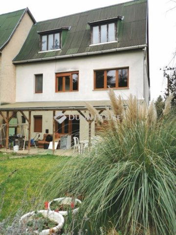 Eladó családi ház, Esztergomban 80 M Ft, 5 szobás