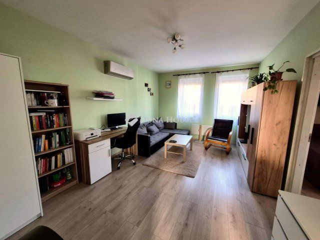 Eladó családi ház, Baracskán 65 M Ft, 2 szobás