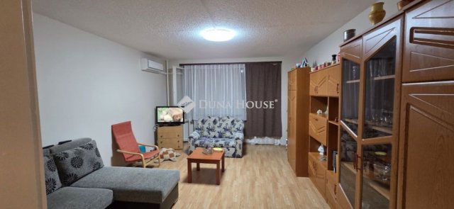 Eladó panellakás, Kecskeméten 34.5 M Ft, 1 szobás