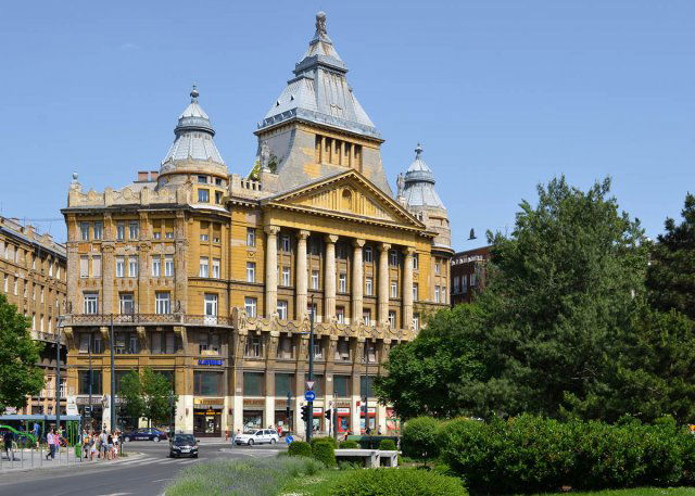 Eladó téglalakás, Budapesten, VI. kerületben 106.9 M Ft