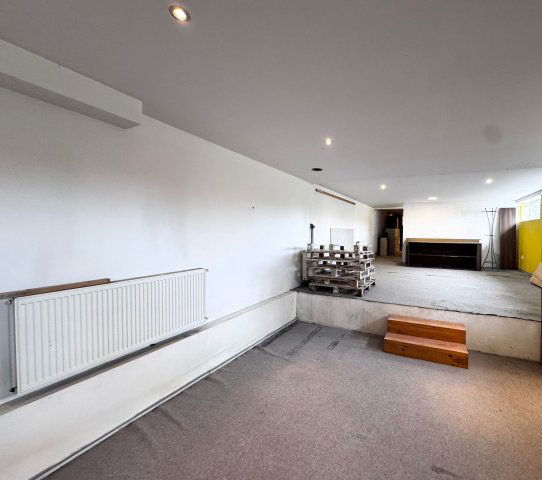 Kiadó üzlethelyiség, Zalaegerszegen 120 E Ft / hó, 4 szobás